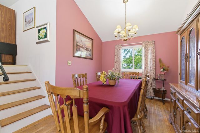 11 Roxanne Court, Huntington Station, NY 11746