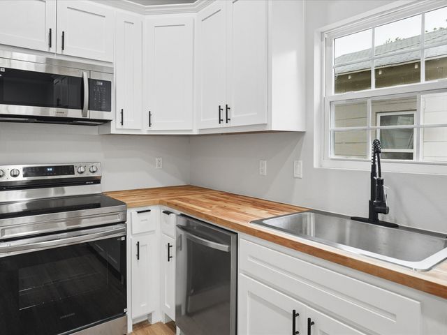 1220 E Pulaski Street, Fort Worth, TX 76104