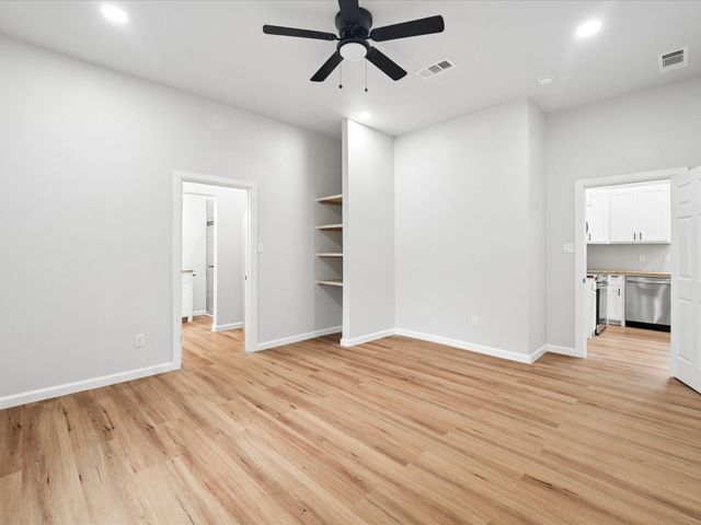 1220 E Pulaski Street, Fort Worth, TX 76104