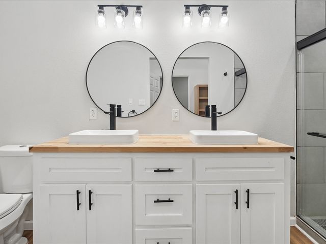 1220 E Pulaski Street, Fort Worth, TX 76104