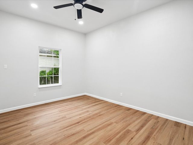 1220 E Pulaski Street, Fort Worth, TX 76104