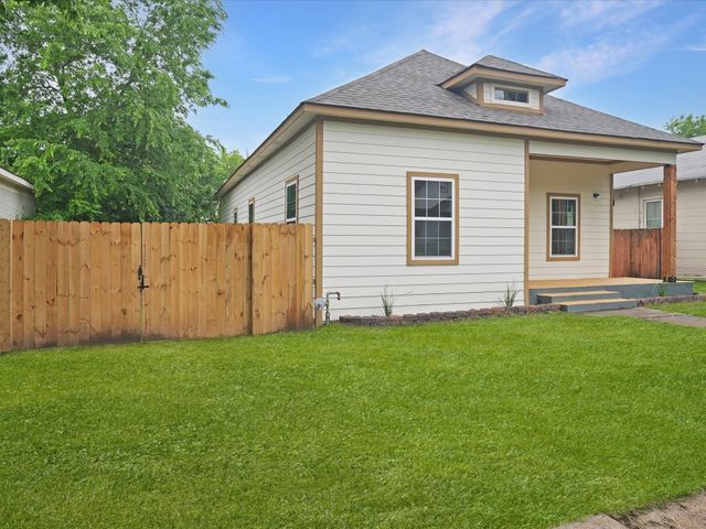 1220 E Pulaski Street, Fort Worth, TX 76104