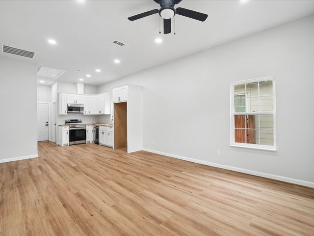 1220 E Pulaski Street, Fort Worth, TX 76104