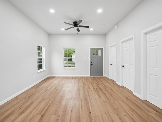 1220 E Pulaski Street, Fort Worth, TX 76104