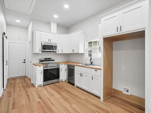 1220 E Pulaski Street, Fort Worth, TX 76104