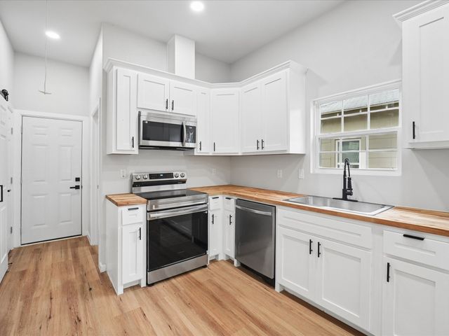 1220 E Pulaski Street, Fort Worth, TX 76104