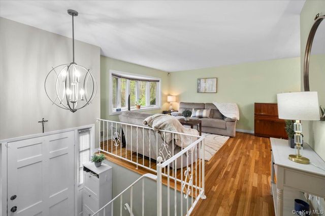 1 Bristol Court, New City, NY 10956