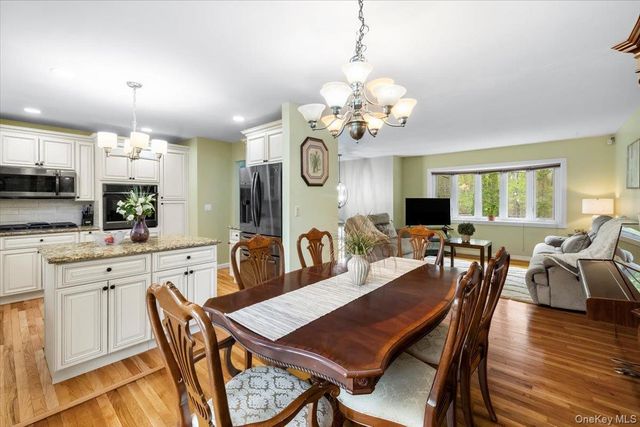 1 Bristol Court, New City, NY 10956