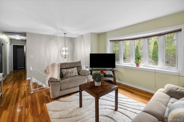 1 Bristol Court, New City, NY 10956