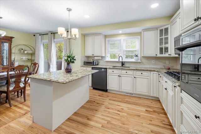 1 Bristol Court, New City, NY 10956