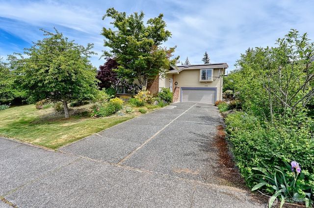 1008 W Toledo Street, Bellingham, WA 98229