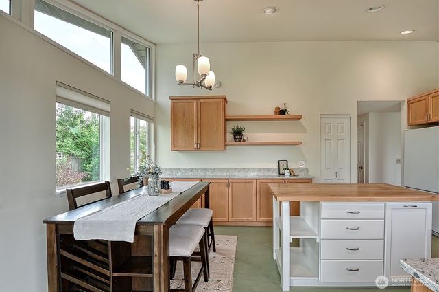 1008 W Toledo Street, Bellingham, WA 98229