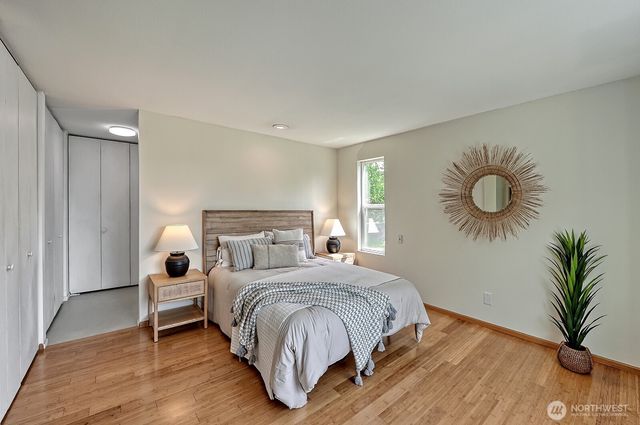 1008 W Toledo Street, Bellingham, WA 98229