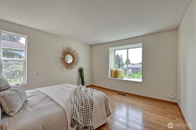 1008 W Toledo Street, Bellingham, WA 98229