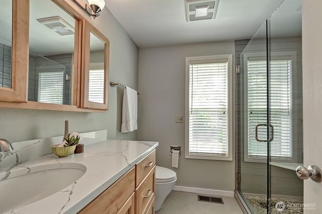 1008 W Toledo Street, Bellingham, WA 98229