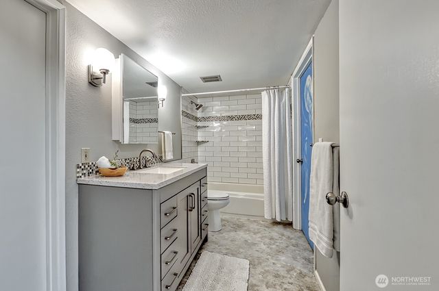 1008 W Toledo Street, Bellingham, WA 98229