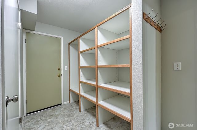 1008 W Toledo Street, Bellingham, WA 98229