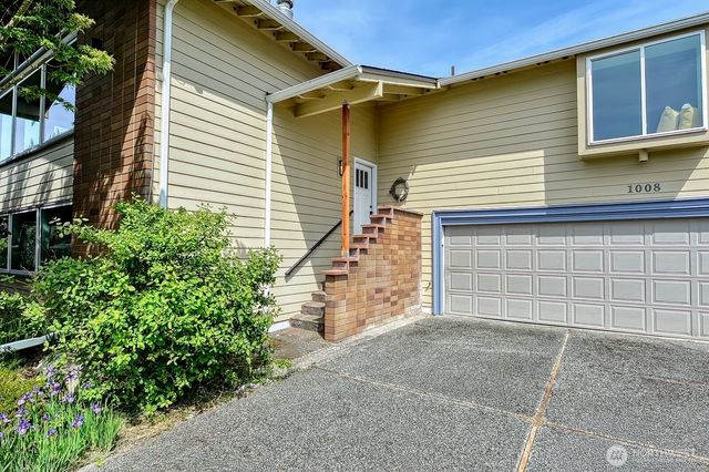 1008 W Toledo Street, Bellingham, WA 98229