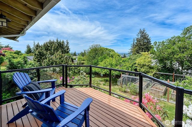 1008 W Toledo Street, Bellingham, WA 98229