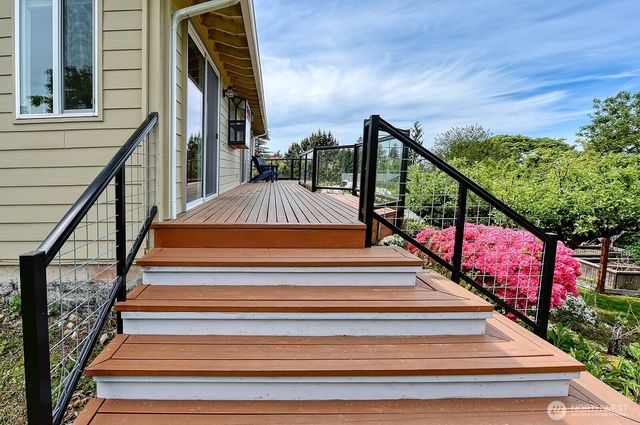 1008 W Toledo Street, Bellingham, WA 98229