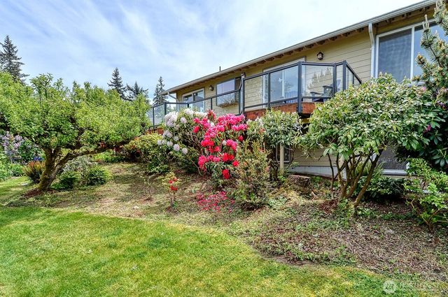 1008 W Toledo Street, Bellingham, WA 98229
