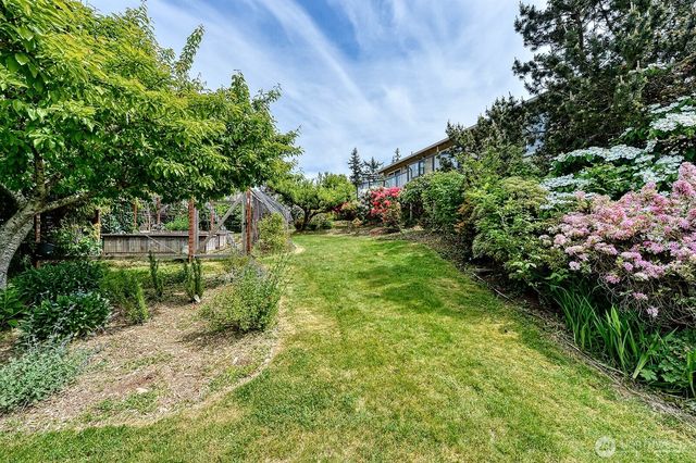 1008 W Toledo Street, Bellingham, WA 98229
