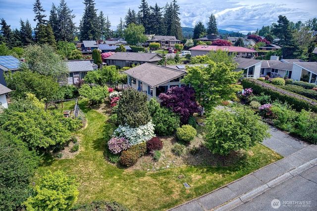 1008 W Toledo Street, Bellingham, WA 98229