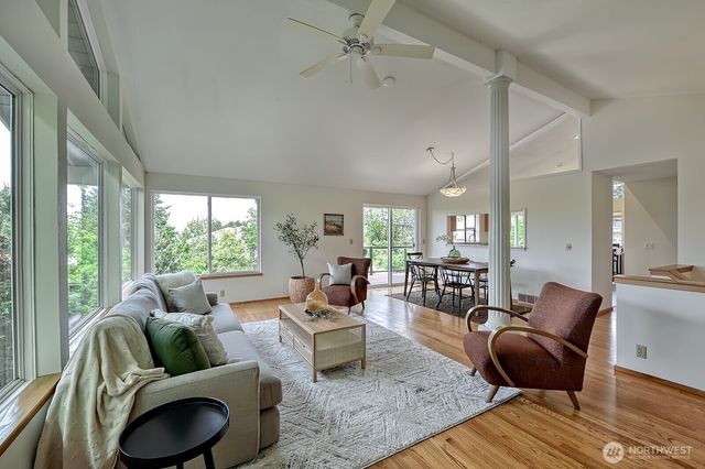 1008 W Toledo Street, Bellingham, WA 98229