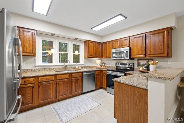 6303 Walnut Bend Dr, Midlothian, VA 23112