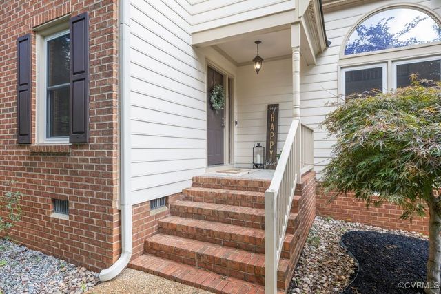 6303 Walnut Bend Dr, Midlothian, VA 23112