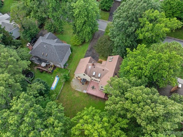 6303 Walnut Bend Dr, Midlothian, VA 23112