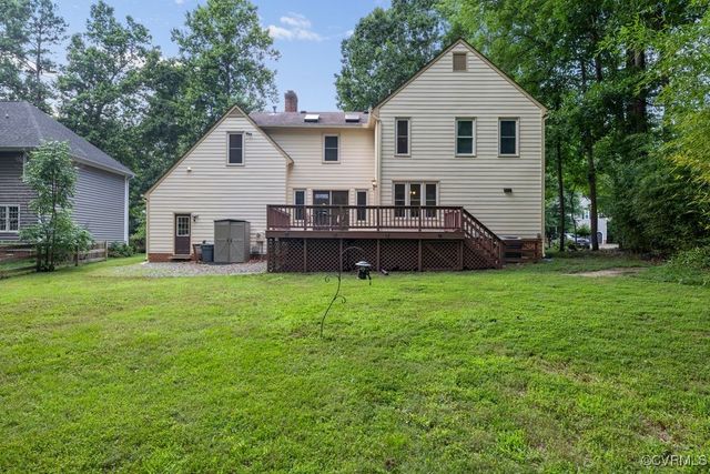 6303 Walnut Bend Dr, Midlothian, VA 23112