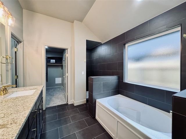 16024 Navarra Way, Oklahoma City, OK 73170