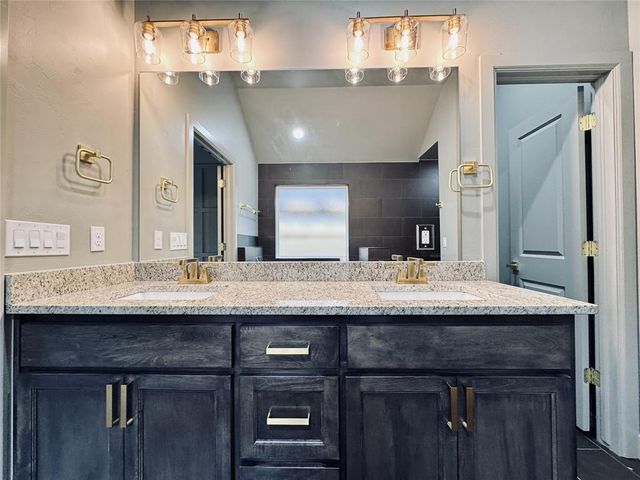 16024 Navarra Way, Oklahoma City, OK 73170