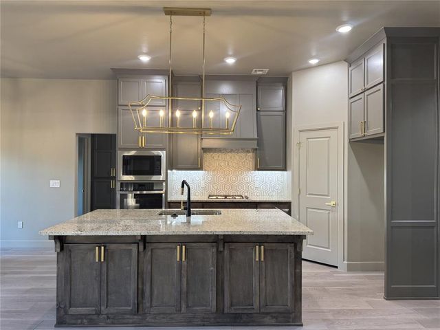 16024 Navarra Way, Oklahoma City, OK 73170