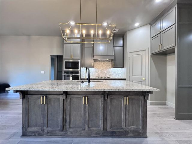 16024 Navarra Way, Oklahoma City, OK 73170