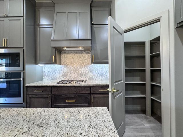 16024 Navarra Way, Oklahoma City, OK 73170