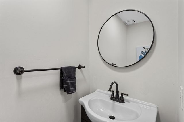 5257 Washington St. 5257, Boston, MA 02132