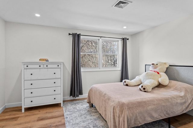 5257 Washington St. 5257, Boston, MA 02132