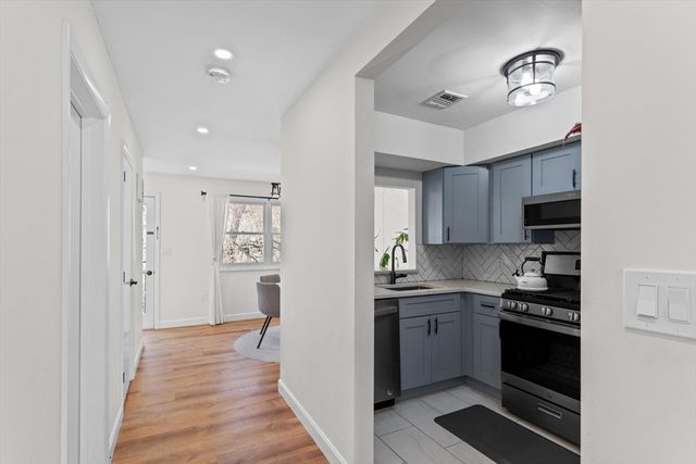 5257 Washington St. 5257, Boston, MA 02132