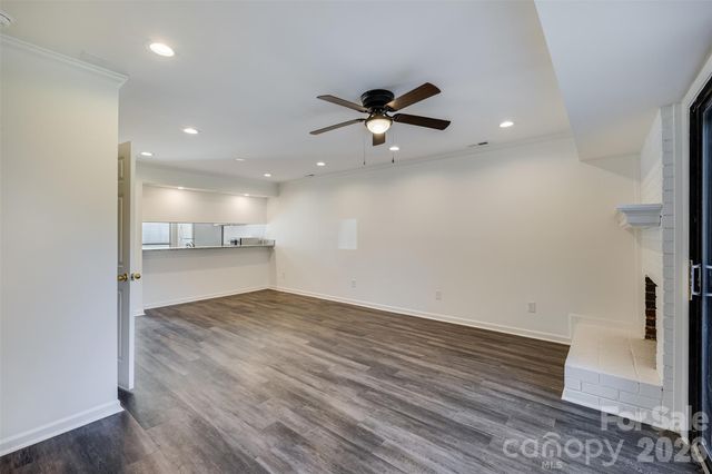 11020 Carmel Crossing Road, Charlotte, NC 28226