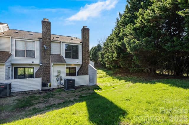 11020 Carmel Crossing Road, Charlotte, NC 28226