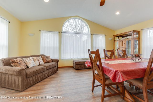 8748 Woodbury Road, Laingsburg, MI 48848