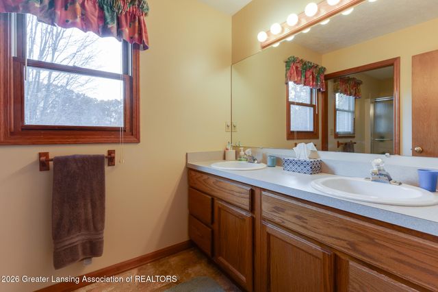 8748 Woodbury Road, Laingsburg, MI 48848