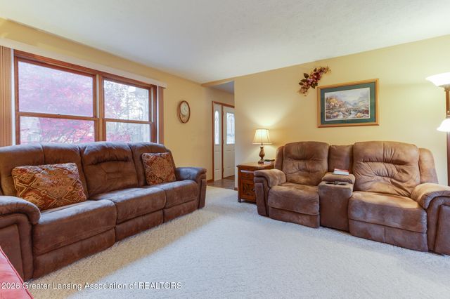 8748 Woodbury Road, Laingsburg, MI 48848