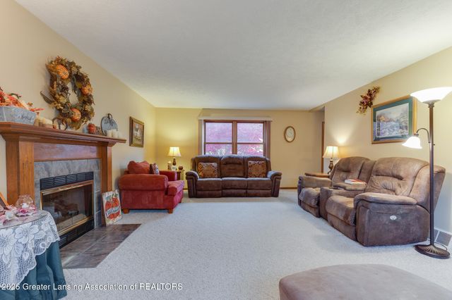 8748 Woodbury Road, Laingsburg, MI 48848