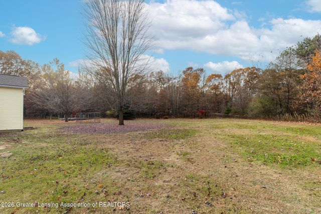 8748 Woodbury Road, Laingsburg, MI 48848