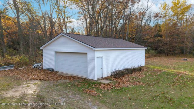 8748 Woodbury Road, Laingsburg, MI 48848