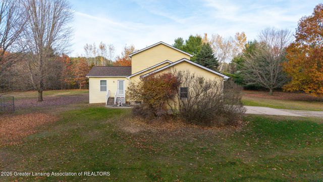 8748 Woodbury Road, Laingsburg, MI 48848