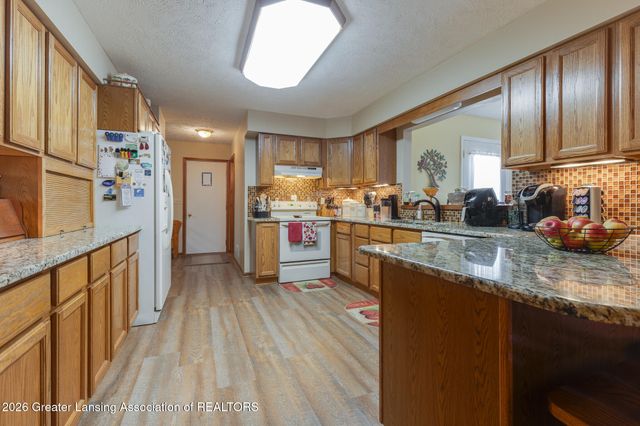 8748 Woodbury Road, Laingsburg, MI 48848